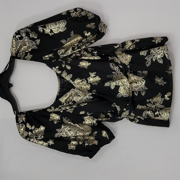 Eclair Black Gold Crepe Puff Sleeve Top - Picture 11 of 11